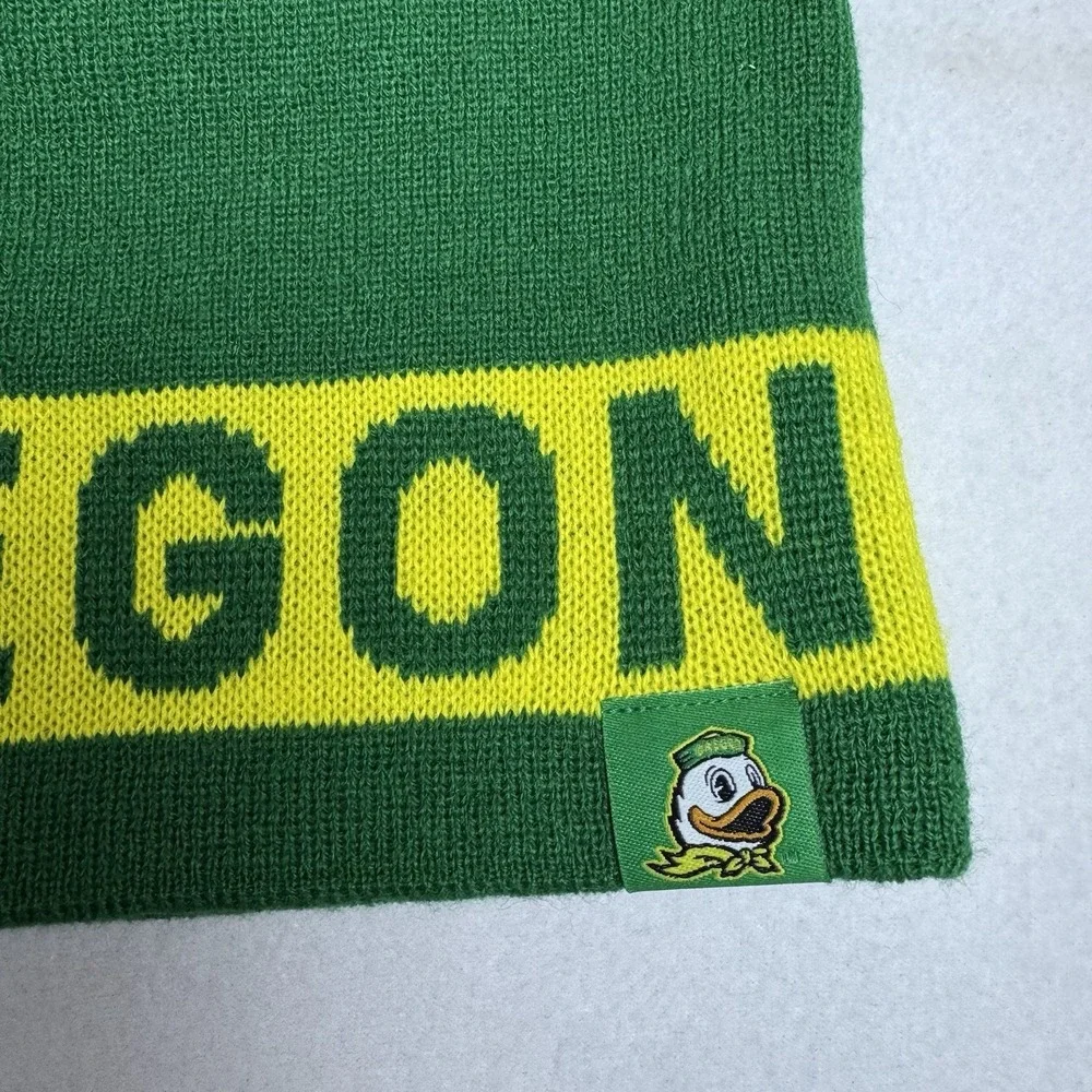New Oregon Ducks Captivating Beanie Green Yellow Stocking Cap Knit University